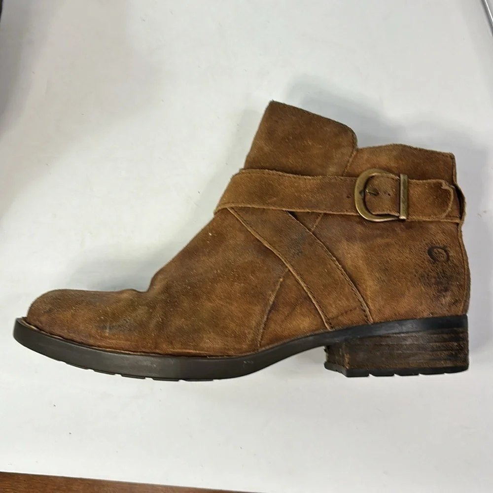 Born distressed leather booties size 8